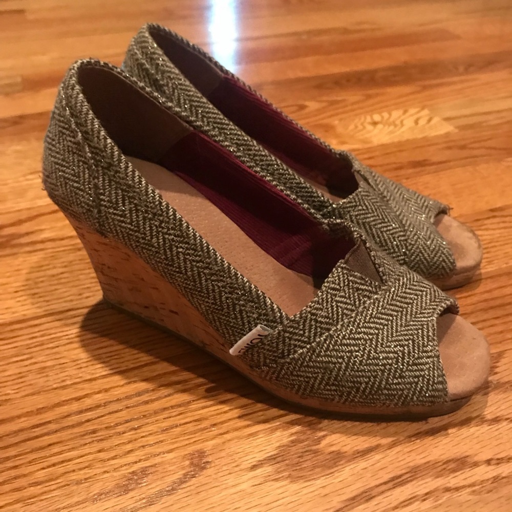 Toms wedges